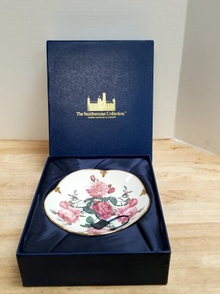 Item #27 — Smithsonian Goebel Floral Porcelain Dish, mint cond, 8 by 2 inch photo 1 of 5
