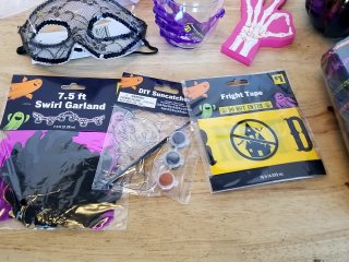 Item #302 — Halloween party decorations lot photo 2 of 5