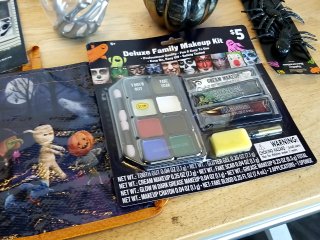 Item #301 — Halloween Party Supplies Lot photo 5 of 5