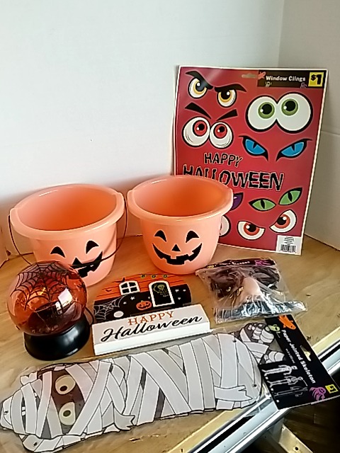 Item #75 — New Halloween Decor Bundle photo 1 of 4