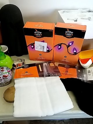 Item #445 — HALLOWEEN items photo 4 of 6