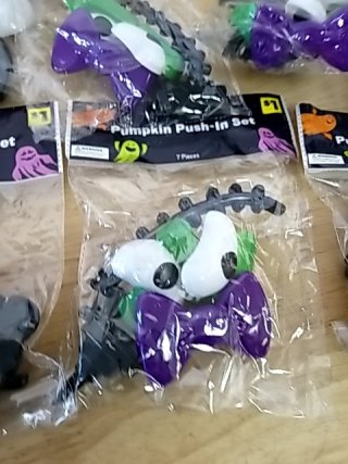 Item #218 — New Halloween Pumpkin Push-In Sets photo 3 of 5