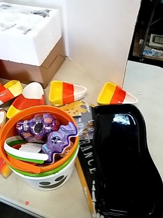 Item #445 — HALLOWEEN items photo 6 of 6