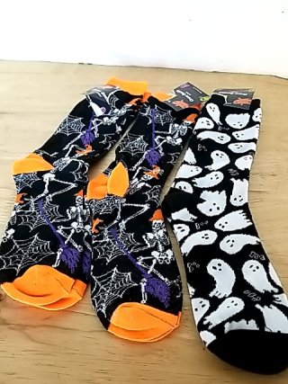 Item #425 — New Halloween Socks Bundle Ladies 4-10 photo 1 of 2