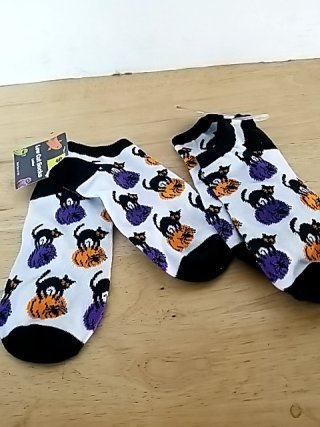 Item #302 — New Halloween Cat Socks Ladies 4-10