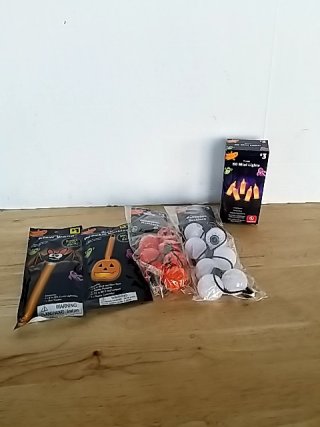 Item #417 — Halloween Decoration Bundle photo 1 of 4