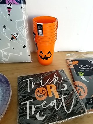 Item #407 — Halloween Party Supplies Lot photo 4 of 5