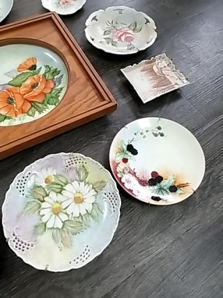 Item #69 — Vintage Decorative Plates with Frame photo 4 of 6