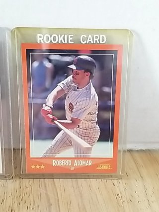 Item #182 — Roberto Alomar and 2 Ryan Sandberg rookie cards photo 4 of 5