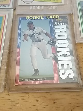 Item #181 — 3 Cal Ripken, Alex Rodriquez, 2 Lou Whitaker, rookie cards photo 4 of 7
