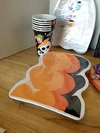 Item #158 — New Halloween Party Supplies Set photo 2 of 7