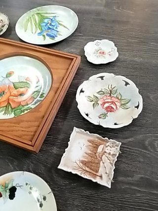 Item #69 — Vintage Decorative Plates with Frame photo 5 of 6