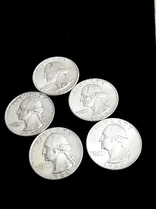 Item #18 — Silver Washington quarters photo 1 of 2