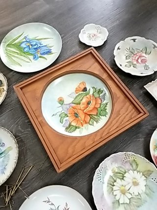 Item #69 — Vintage Decorative Plates with Frame photo 6 of 6