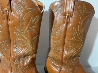 Item #198 — Men’s Nocona leather boots, size 9 1/2 D photo 2 of 6