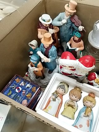 Item #368 — CHRISTMAS Ornaments & Figurines Lot photo 2 of 6