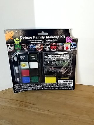 Item #267 — New Deluxe Family Makeup Kit photo 1 of 3