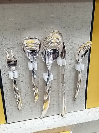 Item #29 — 1847 Rogers Bros flatware Set photo 2 of 9