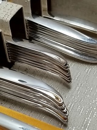 Item #29 — 1847 Rogers Bros flatware Set photo 6 of 9