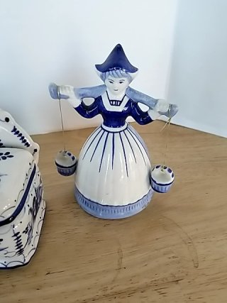 Item #204 — Blue & White Ceramic Collection Good shape, tallest 6 inch photo 5 of 5