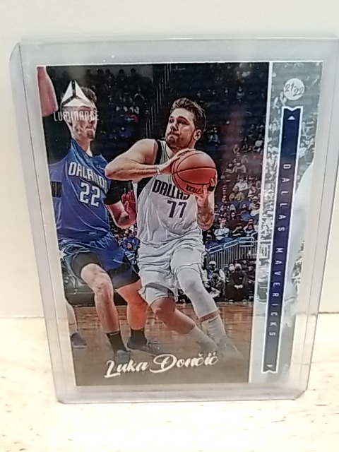 Item #67 — Luka Doncic 21/22 Basketball Card photo 1 of 2