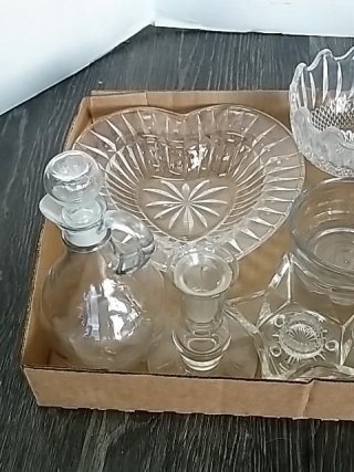 Item #534 — Vintage Glassware Collection photo 2 of 4