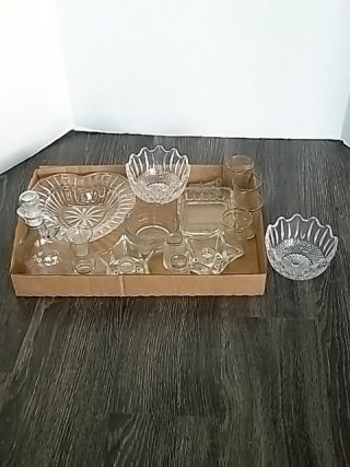 Item #534 — Vintage Glassware Collection photo 1 of 4