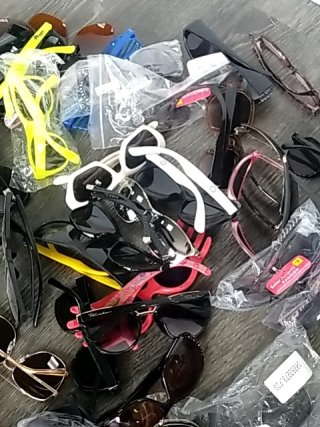 Item #431 — Bulk Lot of Assorted Sunglasses Many are new photo 4 of 6