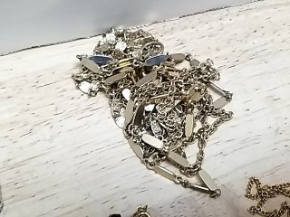 Item #50 — Assorted Vintage Costume Jewelry Lot photo 6 of 9