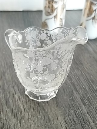 Item #533 — Vintage Glass & Porcelain Collection photo 4 of 6
