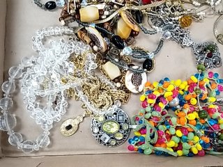 Item #120 — Costume Jewelry Lot photo 2 of 5