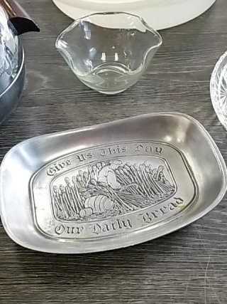 Item #535 — Vintage Kitchenware & Decor Lot photo 3 of 6