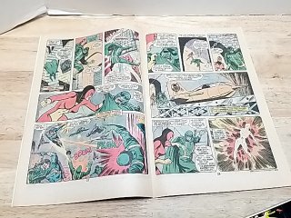 Item #62 — Marvel Spotlight Spider-Woman Comic #32 photo 4 of 4