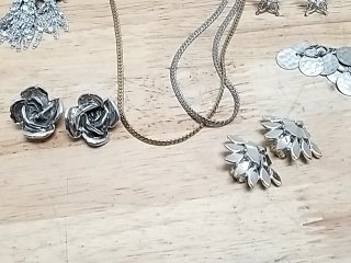 Item #49 — Misc Jewelry photo 2 of 6