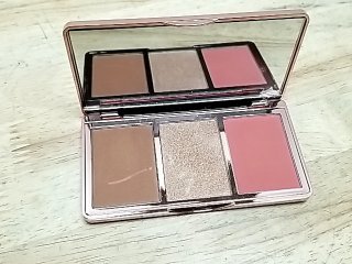 Item #160 — New 6-Pan Rose Gold Eyeshadow Palette photo 1 of 4