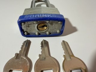Item #528 — Brinks Padlock with 3 Keys photo 3 of 4